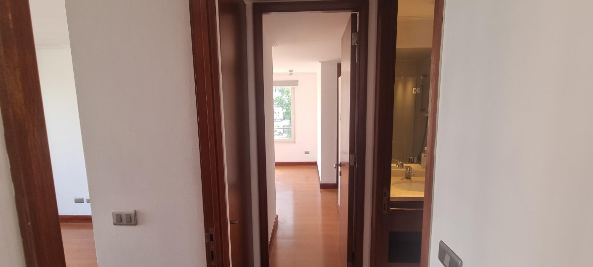 Arriendo Departamento 2D Barrio El Golf - Las Condes