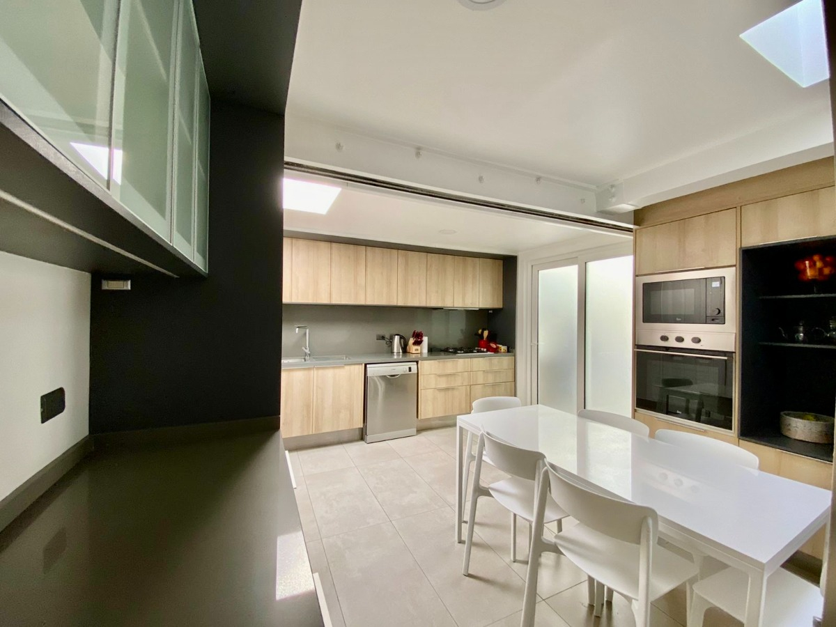 Arriendo Casa NP 4D Walk-in cl&oacute;set 3B 2E  - Vitacura