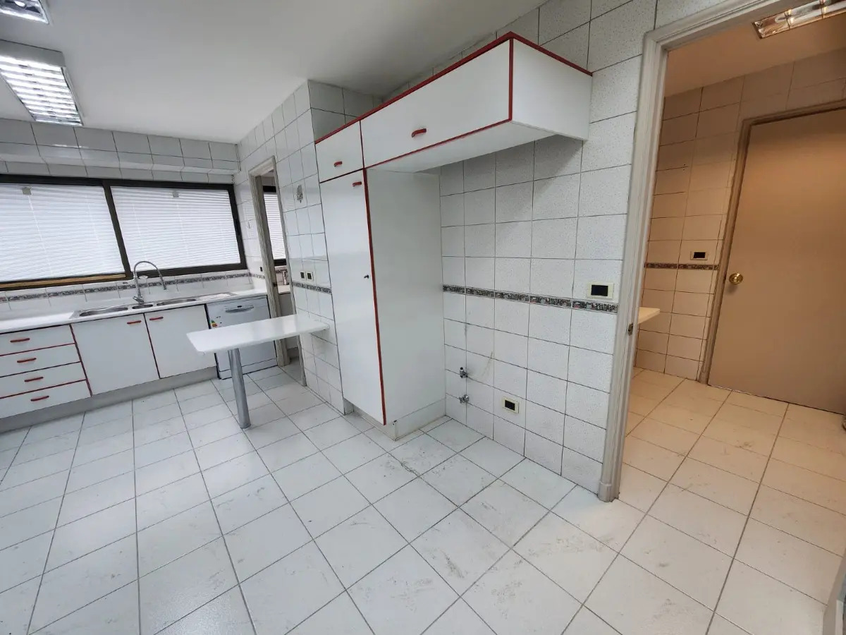 Arriendo Departamento NO 4D en suite Walk-in cl&oacute;set 4B 2E 1B Barrio El Golf - Las Condes