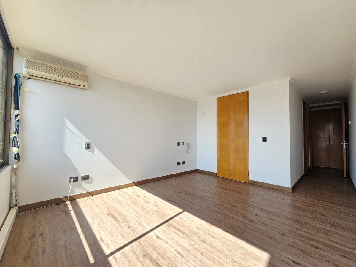 Venta Departamento NP 4D en suite Walk-in cl&oacute;set 3B 2E 1B Metro Escuela Militar - Las Condes
