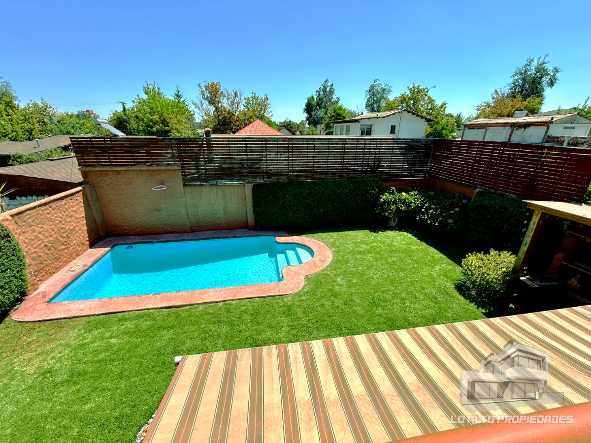 Venta Casa 5D en suite Walk-in cl&oacute;set 4B 4E 1B Metro Sim&oacute;n Bolivar - La Reina