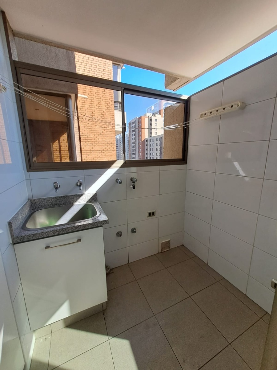 Arriendo Departamento NO 3D en suite Walk-in cl&oacute;set 3B 2E 1B Parque Arauco - Las Condes
