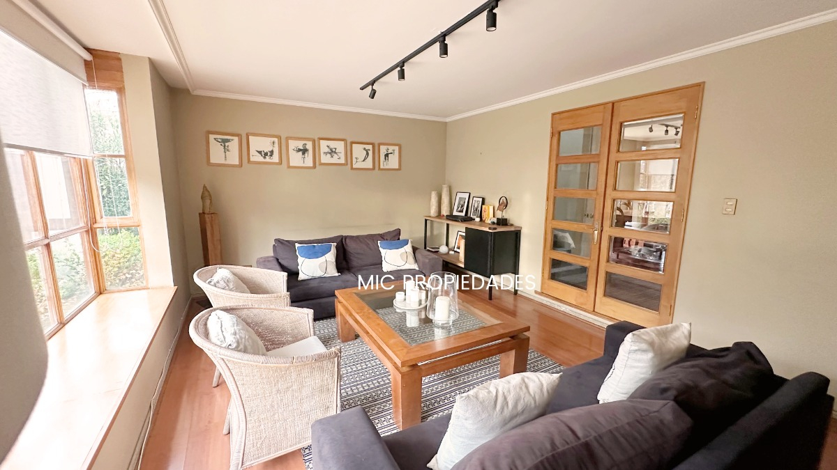 Venta Casa 5D en suite 4B 2E 2B San Carlos de Apoquindo - Las Condes