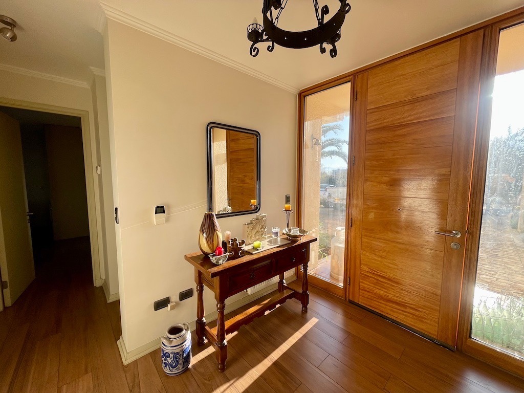 Venta Casa O 5D en suite Walk-in cl&oacute;set 5B 2E 2B Chicureo - Colina