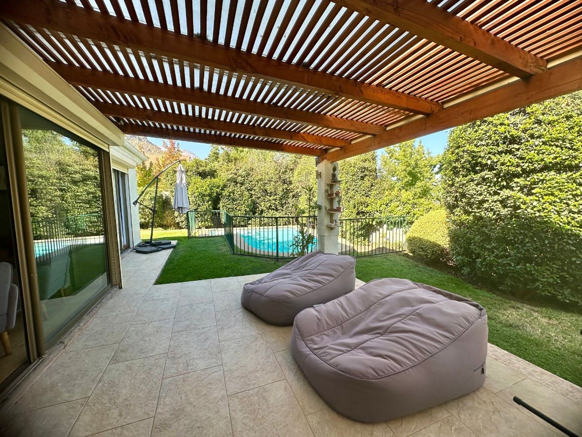 Venta Casa NP 5D en suite Walk-in cl&oacute;set 4B 2E San Carlos de Apoquindo - Las Condes