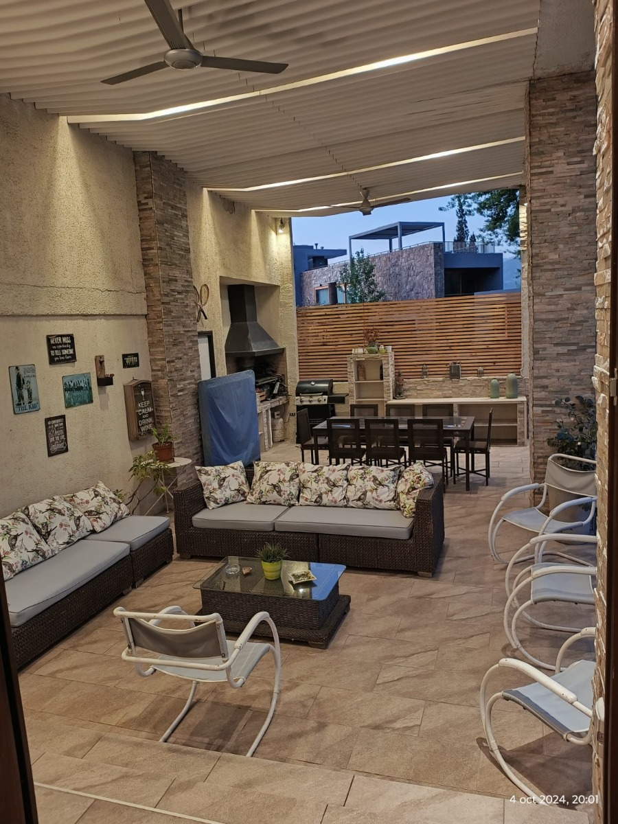 Arriendo Casa O 5D en suite Walk-in cl&oacute;set 4B 4E Los Dominicos - Las Condes