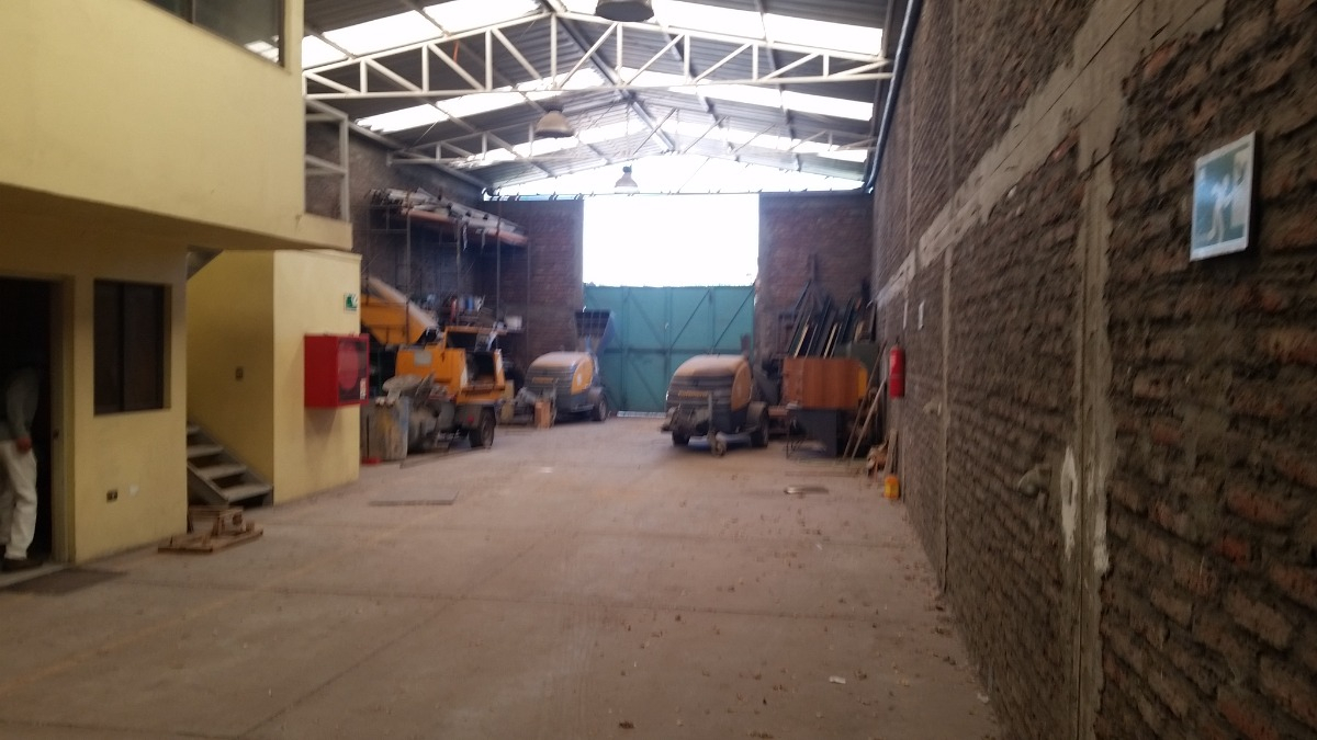 Galpon Industrial Estaci&oacute;n Central 350 M2