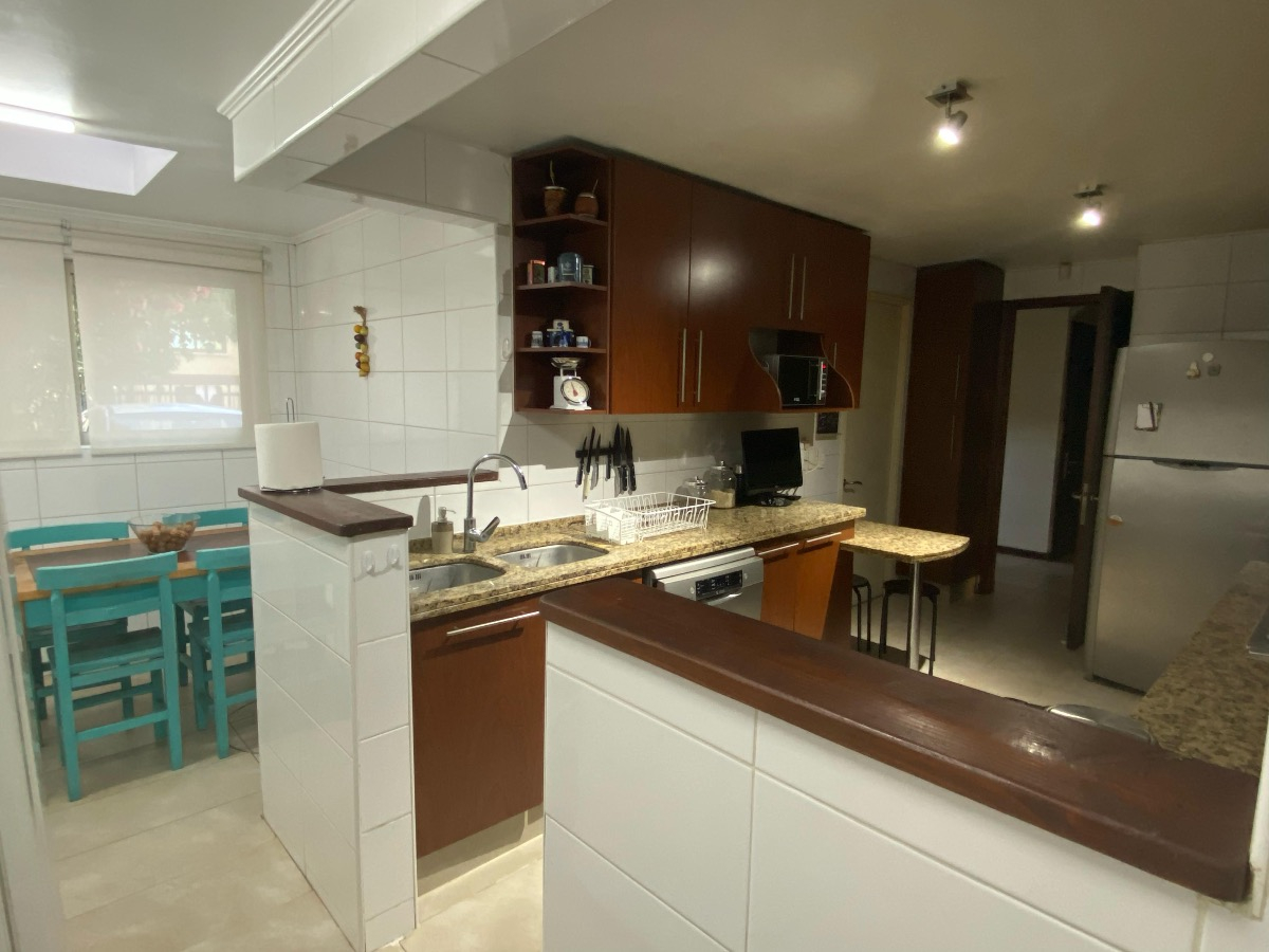 Venta Casa 6D Walk-in cl&oacute;set 4B 2E 2B San Carlos de Apoquindo - Las Condes