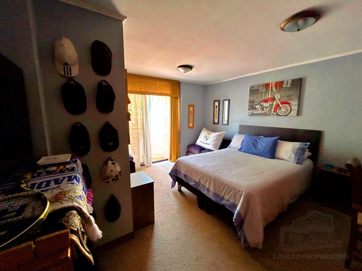 Venta Casa 5D en suite Walk-in cl&oacute;set 4B 4E 1B Metro Sim&oacute;n Bolivar - La Reina