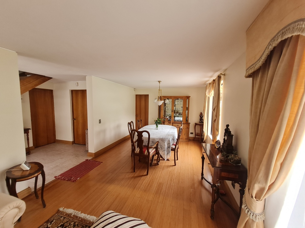 Venta Casa 5D 3B 2E Carlos Ossand&oacute;n - La Reina