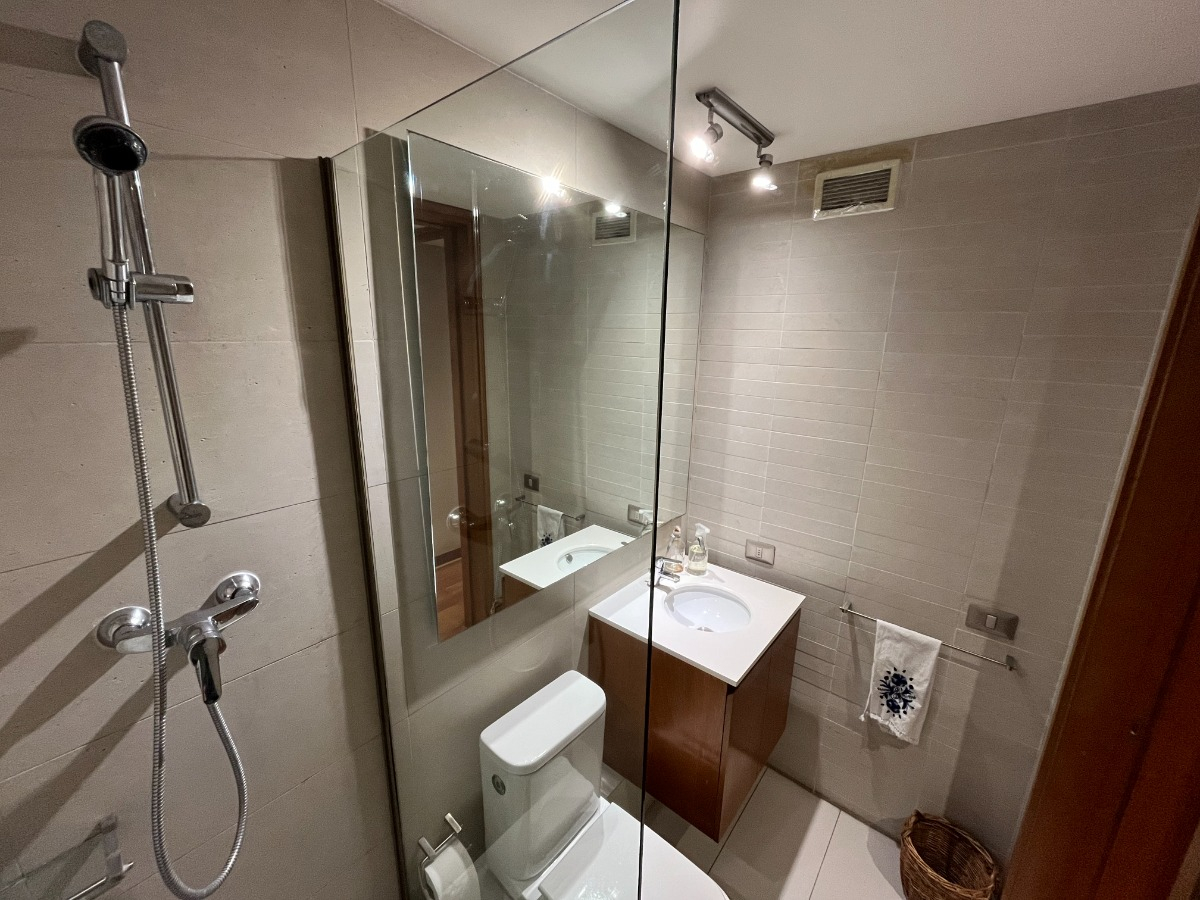 Arriendo Departamento SO 2D en suite Walk-in cl&oacute;set 2B 1E 1B Barrio El Golf - Las Condes