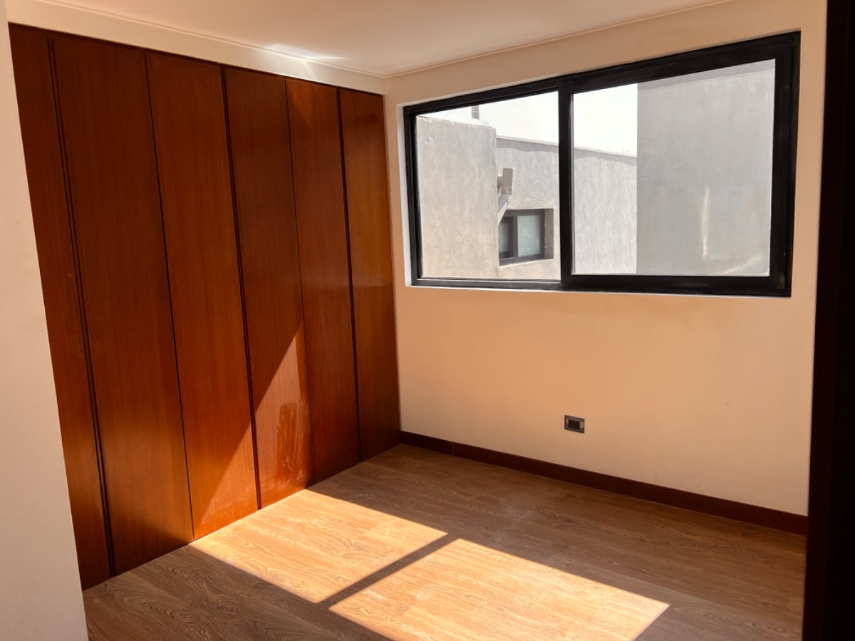 Arriendo Casa NO 4D en suite Walk-in cl&oacute;set 4B 3E La Dehesa - Lo Barnechea