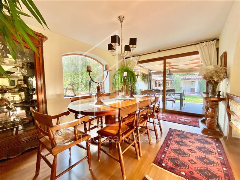 Venta Casa Nor-Oriente 4D en suite Walk-in cl&oacute;set 3B 2E 1B San Carlos de Apoquindo - Las Condes