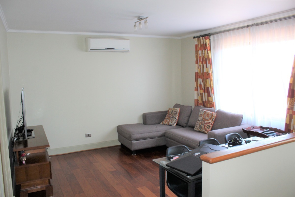 Venta Casa O 5D en suite Walk-in cl&oacute;set 4B 2E Chicureo - Colina