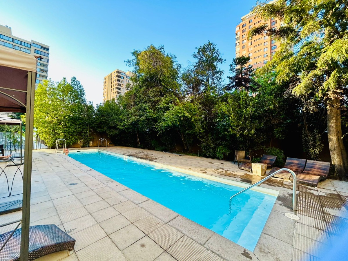 Venta Departamento 2D en suite Walk-in cl&oacute;set 2B 1E 1B Rotonda Atenas - Las Condes