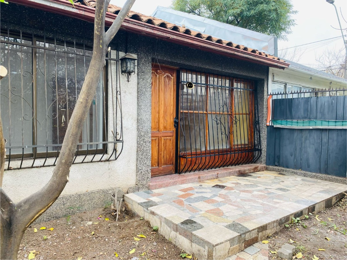Arriendo Casa 3D 1B 3E 1B  - Las Condes