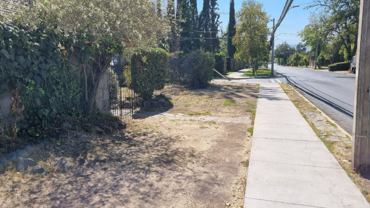 Venta Casa NO 3D 2B 2E Alto Las Condes - Las Condes