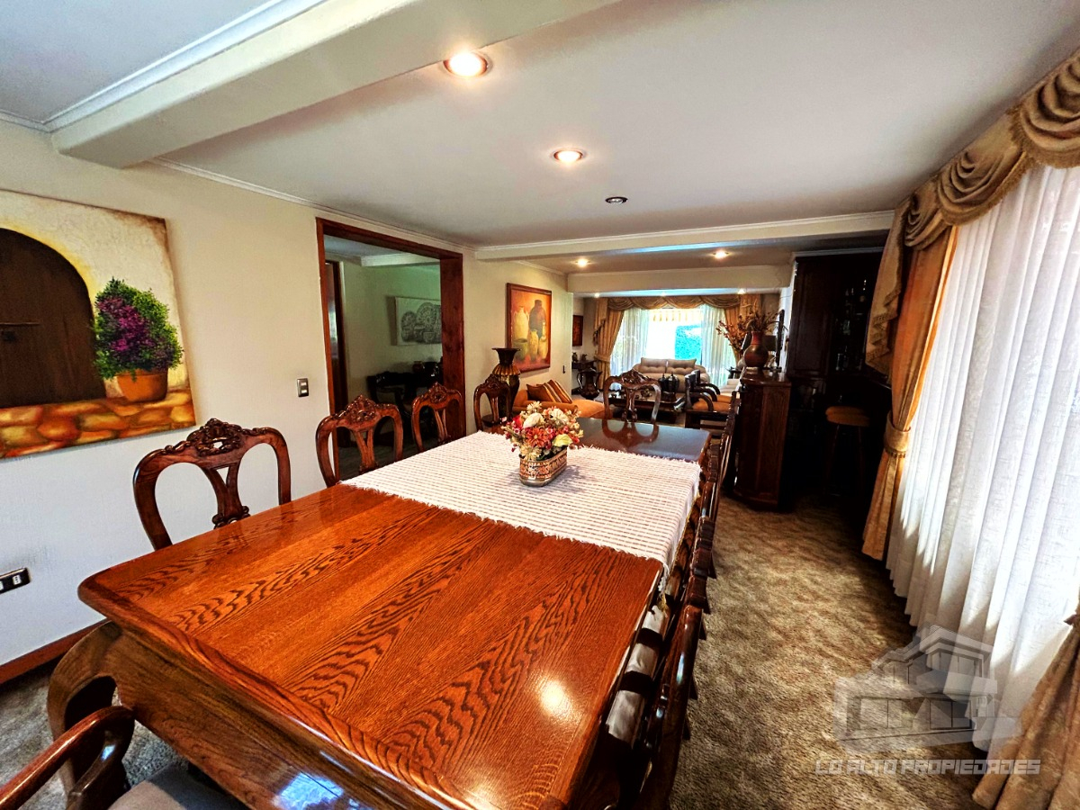 Venta Casa 5D en suite Walk-in cl&oacute;set 4B 4E 1B Metro Sim&oacute;n Bolivar - La Reina