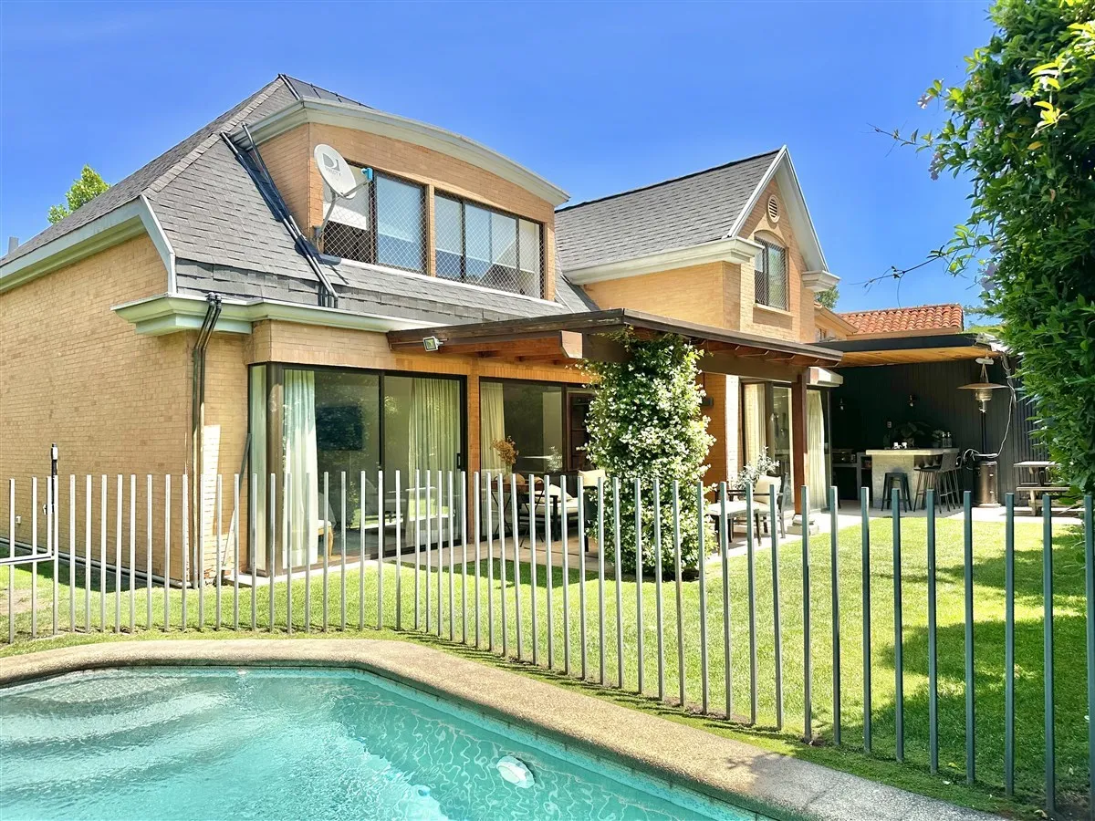 Venta Casa N 5D 4B 2E 1Bd La Dehesa - Lo Barnechea