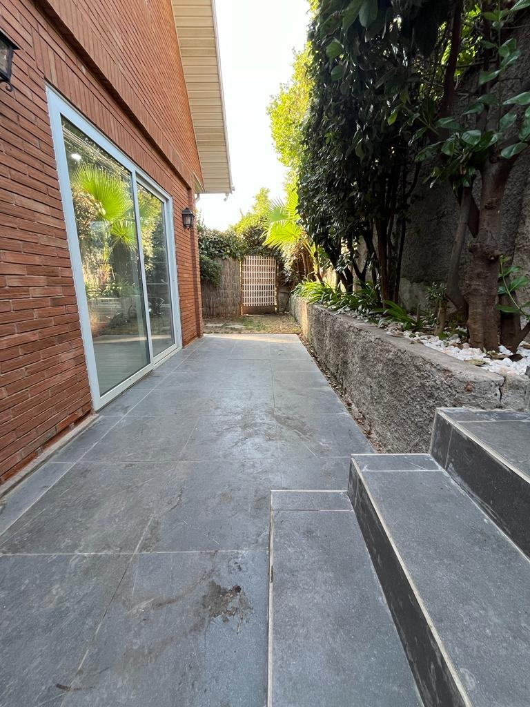 Arriendo Casa 2D Los Dominicos - Las Condes