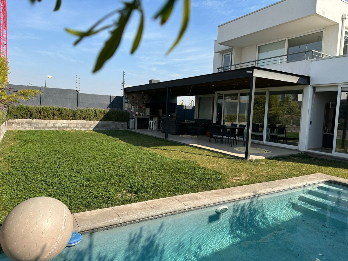 Arriendo Casa NO 4D en suite Walk-in cl&oacute;set 3B 3E 1B La Dehesa - Lo Barnechea