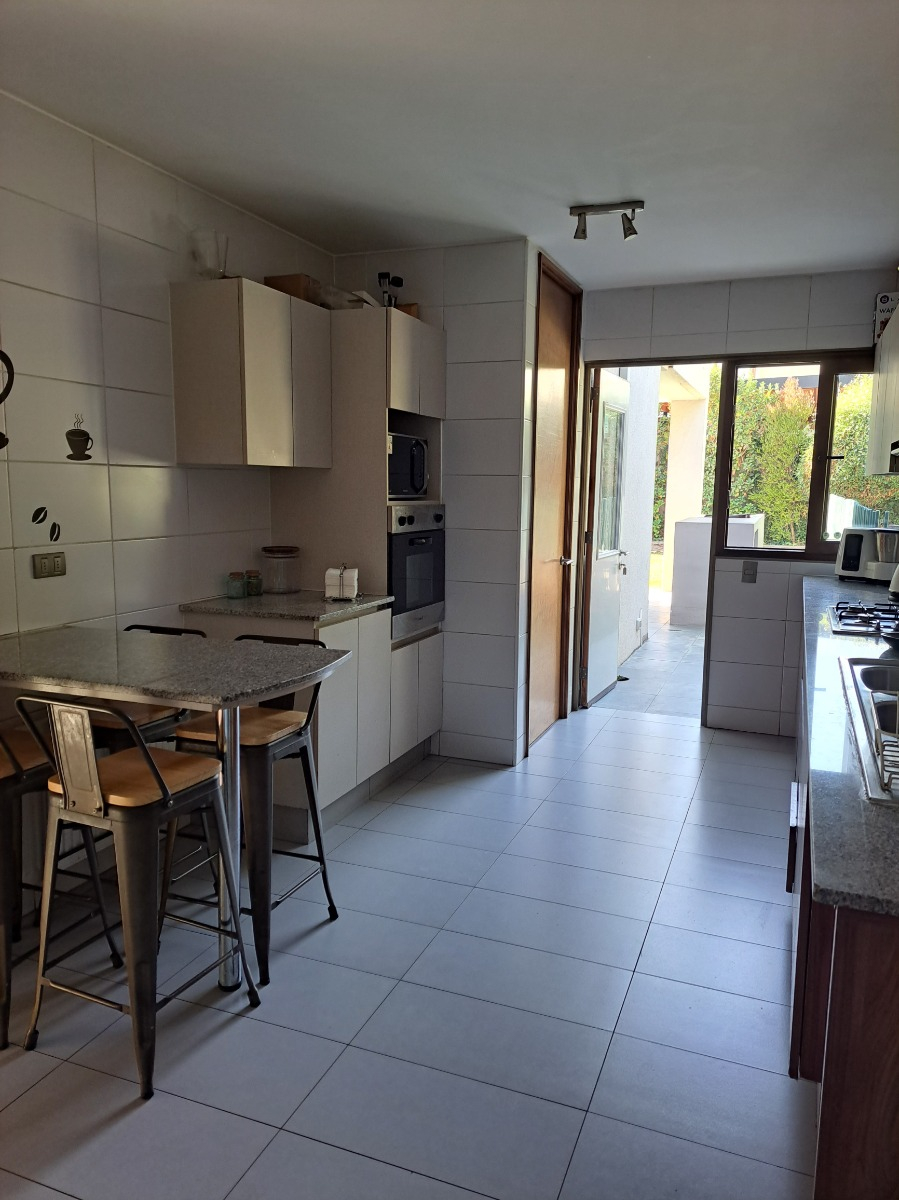 Venta Casa NO 4D en suite Walk-in cl&oacute;set 4B 2E 1B Chicureo - Colina