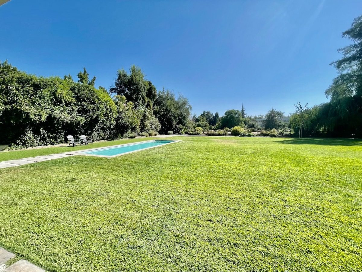 Venta Casa NO 5D en suite Walk-in cl&oacute;set 5B 4E 1B Chicureo - Colina