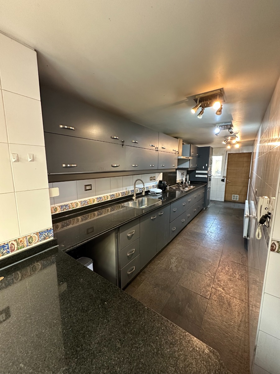 Venta Casa 4D 6B 3E 1B  - Las Condes