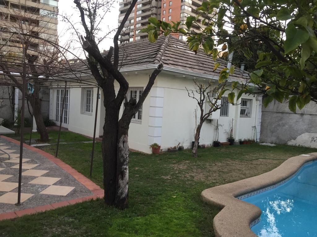 Venta Casa 4D Rotonda Atenas - Las Condes