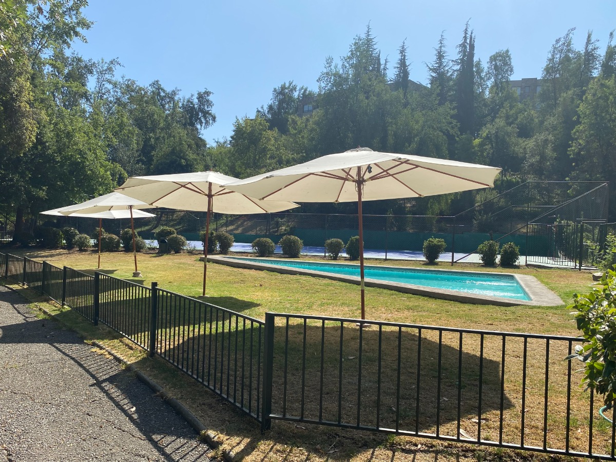 Venta Casa NO 3D en suite Walk-in cl&oacute;set 3B 2E 1B El Huinganal - Lo Barnechea