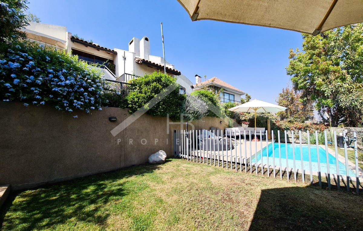 Venta Casa P 5D en suite Walk-in cl&oacute;set 4B 2E 1B Los Dominicos - Las Condes