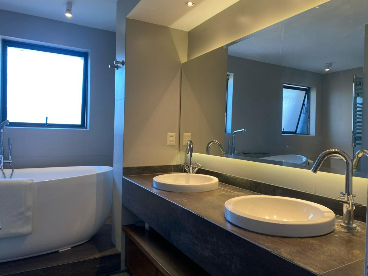 Venta Departamento NO 2D en suite Walk-in cl&oacute;set 2B 1E Parque Bicentenario - Vitacura