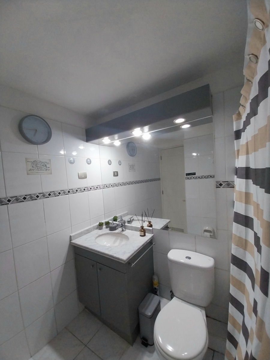 Arriendo Departamento 2D Centro Financiero - Las Condes