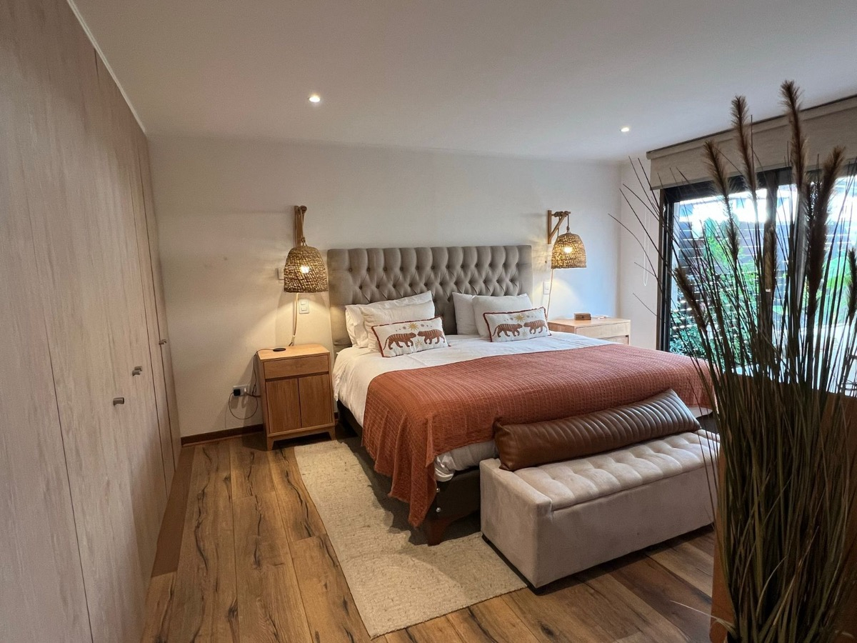 Venta Casa NOSP 4D en suite Walk-in cl&oacute;set 5B 2E La Llaver&iacute;a - Vitacura