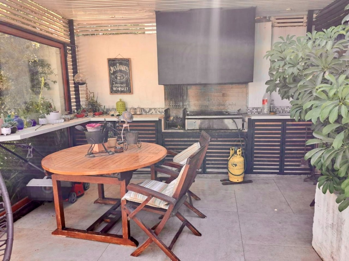 Arriendo Casa 3D 3B 6E 1B Metro Pr&iacute;ncipe de Gales - Country Club - La Reina