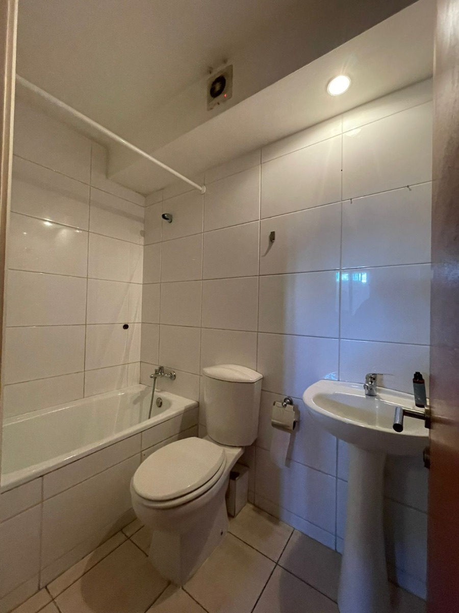 Arriendo Departamento NO 4D en suite Walk-in cl&oacute;set 3B 2E 1B Borde R&iacute;o - Casa Piedra - Vitacura