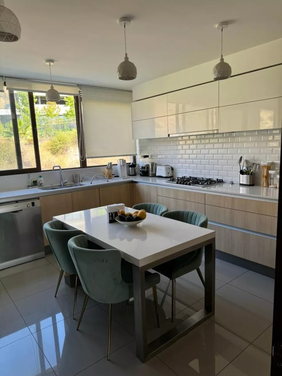 Arriendo Departamento NO 3D en suite Walk-in cl&oacute;set 4B 2E 1B Quinchamal&iacute; - Las Condes