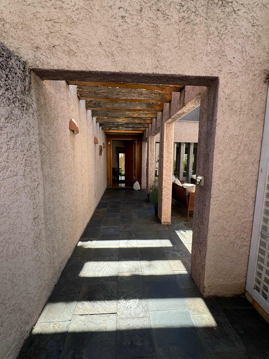 Venta Casa NO 5D 5B 8E 1B Los Dominicos - Las Condes