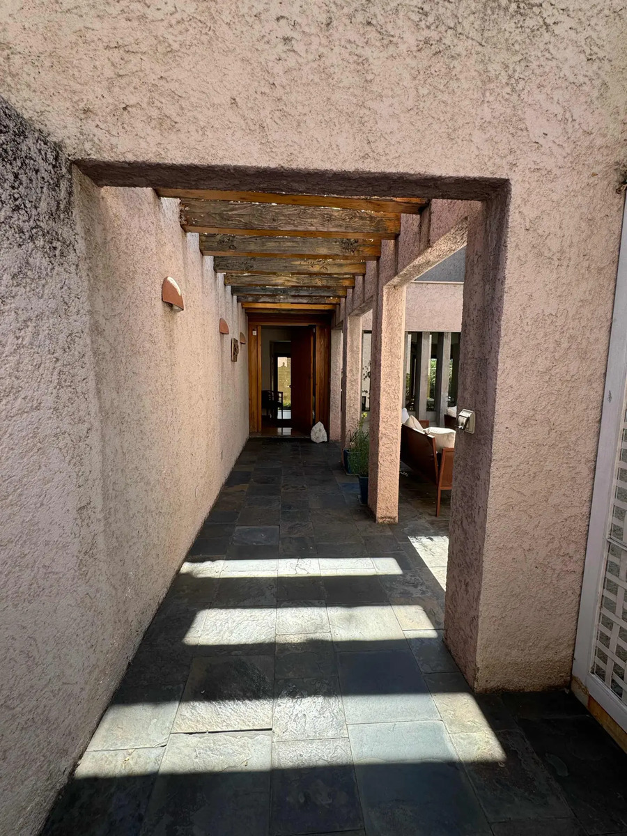 Venta Casa NO 5D 5B 8E 1B Los Dominicos - Las Condes