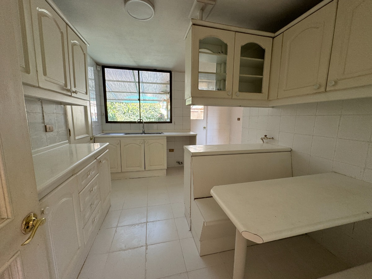 Arriendo Casa NO 4D en suite Walk-in cl&oacute;set 3B 2E San Carlos de Apoquindo - Las Condes