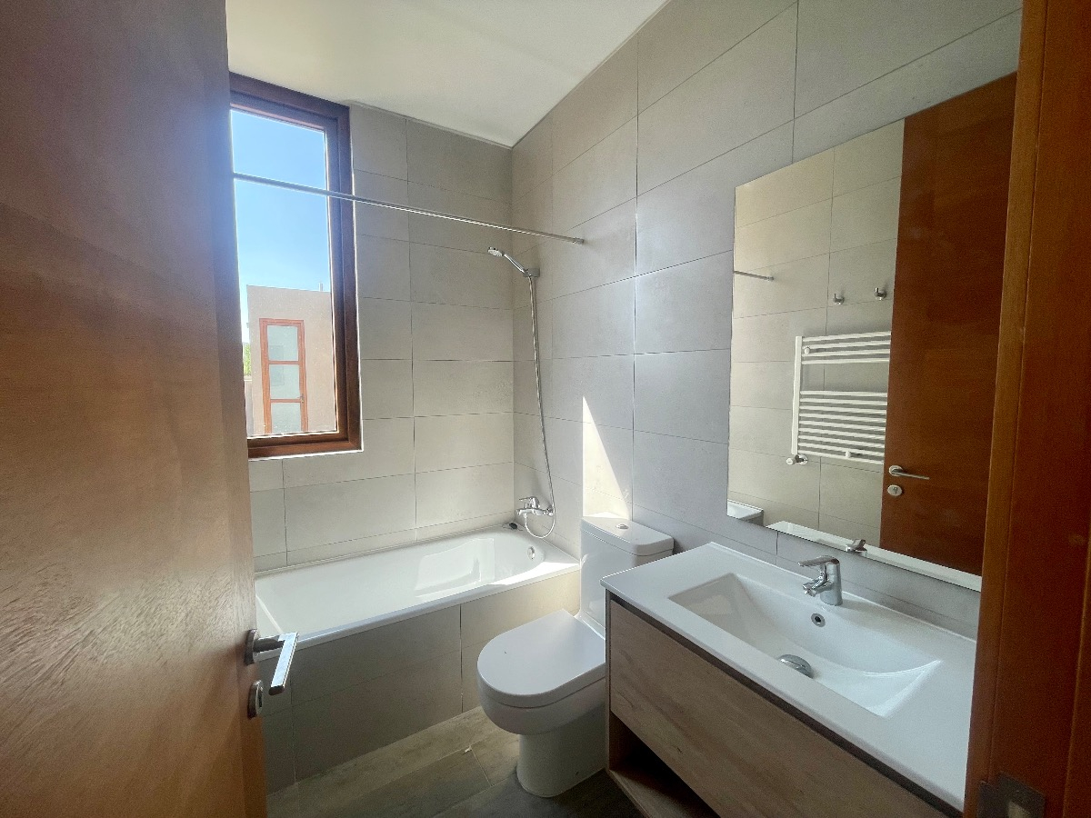 Venta Casa N 6D en suite Walk-in cl&oacute;set 5B 5E 2B Chicureo - Colina