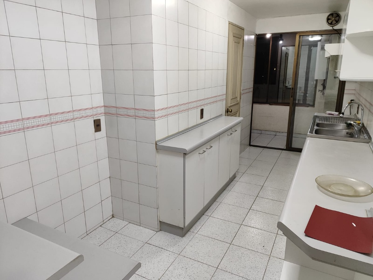 Arriendo Departamento 4D en suite Walk-in cl&oacute;set 4B 1E 1B Centro Financiero - Las Condes