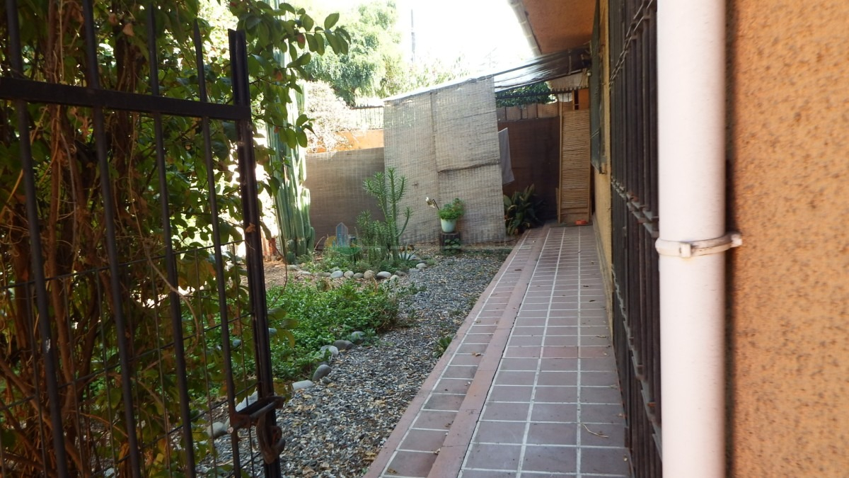 Venta Casa SP 5D 3B 2E Troncos Viejos - La Reina