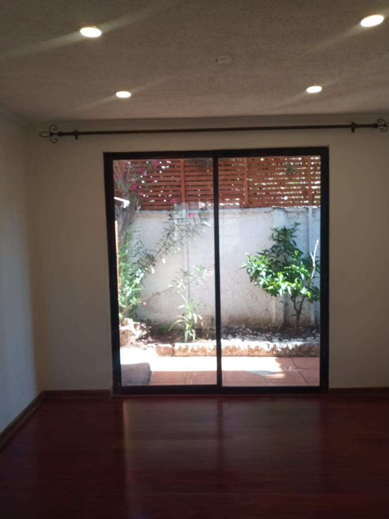 Arriendo Casa NO 6D en suite 4B 1E 1B In&eacute;s de Su&aacute;rez - Providencia