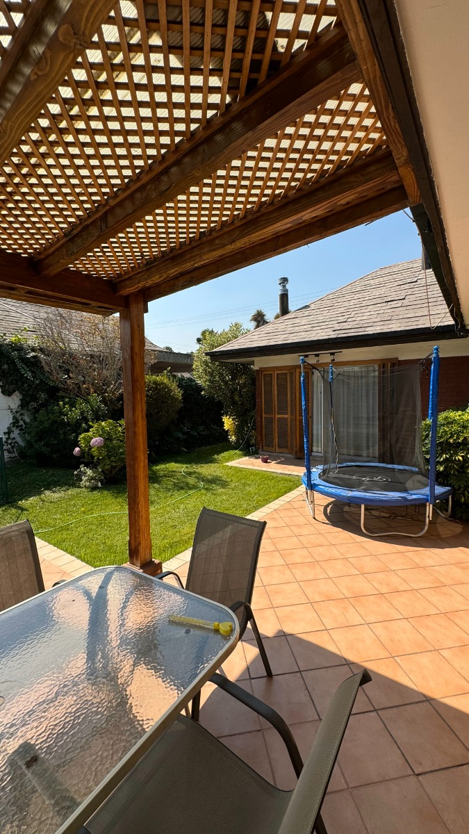 Venta Casa P 7D en suite Walk-in cl&oacute;set 4B 3E 1B Carlos Ossand&oacute;n - La Reina