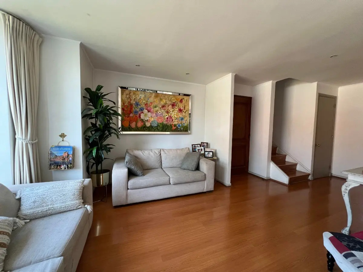 Venta Casa NO 4D en suite Walk-in cl&oacute;set 4B 2E 1B Villa El Dorado - Vitacura