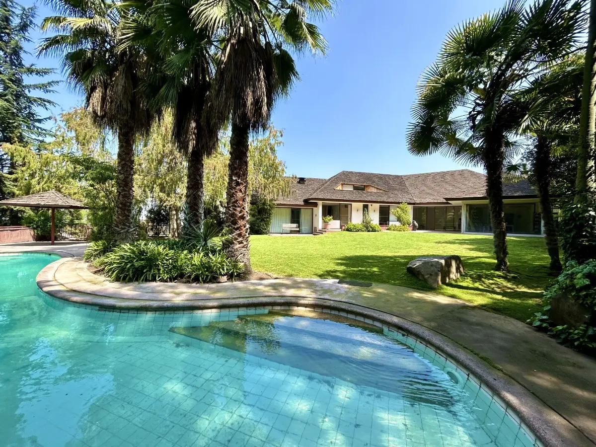 Arriendo Casa N 5D en suite Walk-in cl&oacute;set 6B 6E 2B Santa Mar&iacute;a de Manquehue - Vitacura