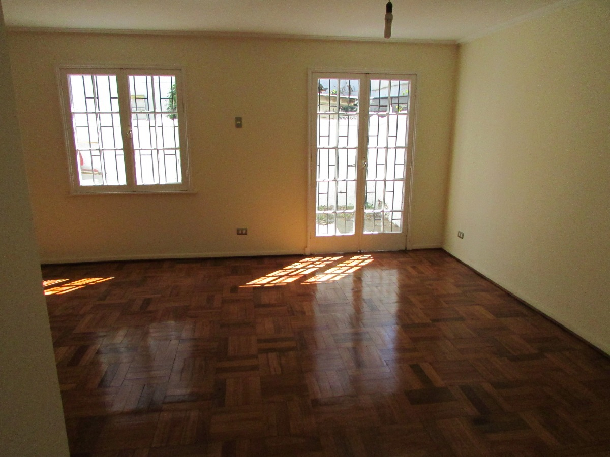 Arriendo Casa S 4D 4B 2E 1B Rotonda Atenas - Las Condes