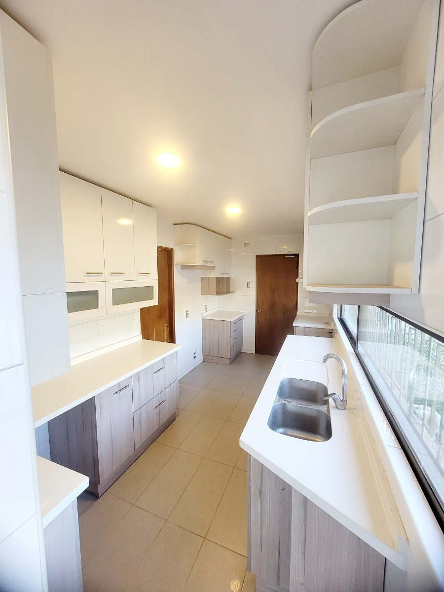 Venta Casa NP 7D 4B 5E 1B Estadio Manquehue - Vitacura