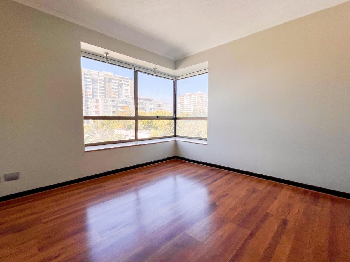 Venta Departamento SO 2D en suite Walk-in cl&oacute;set 2B 1E 1Bd Barrio Italia - Providencia